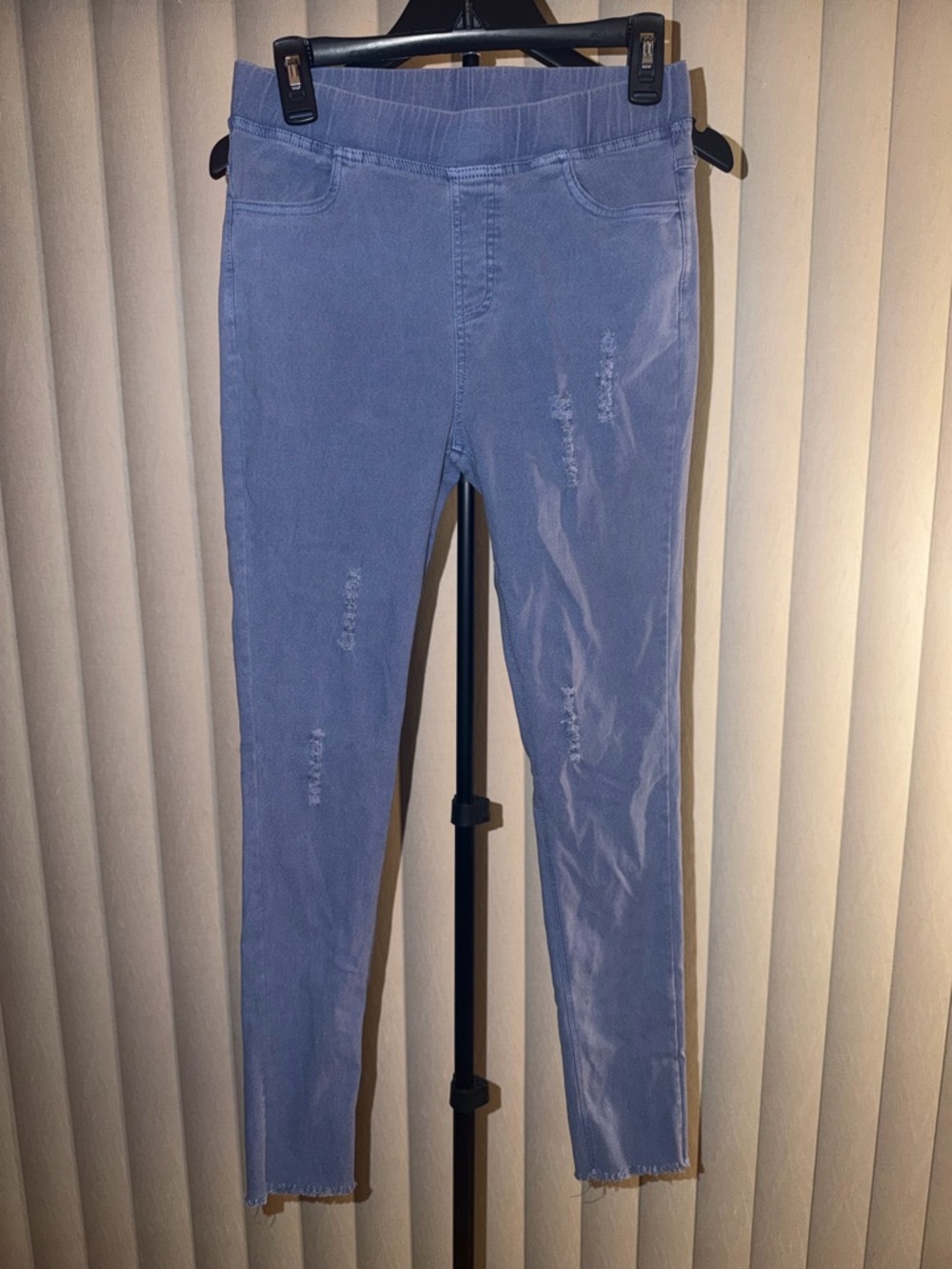 Women's Distressed Gray Skinny Jeggings